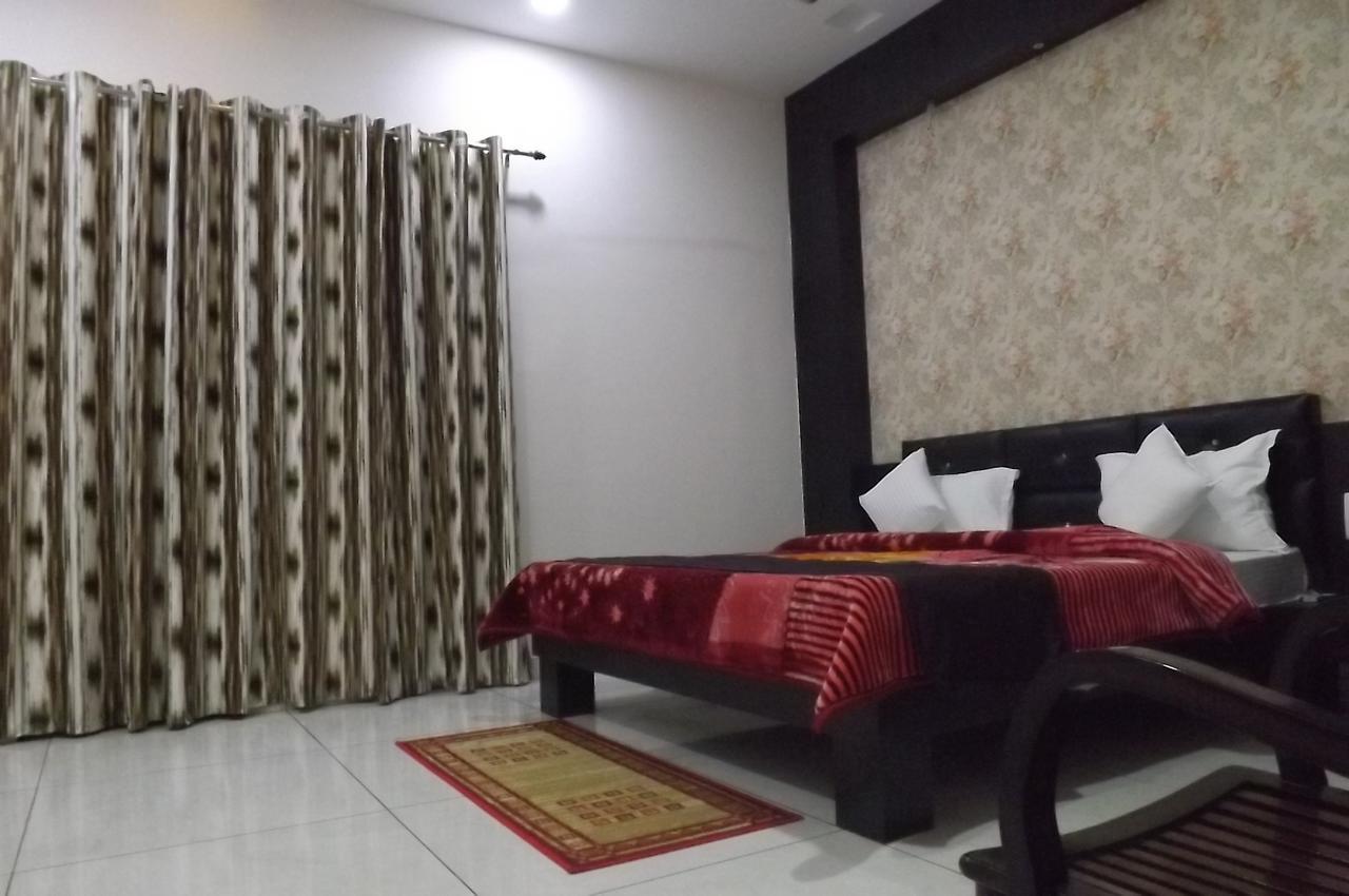 Oyo 30415 Hotel White City Anandpur  外观 照片