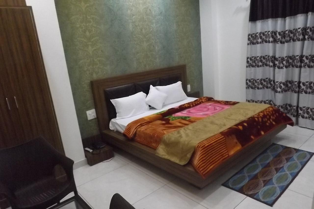 Oyo 30415 Hotel White City Anandpur  外观 照片