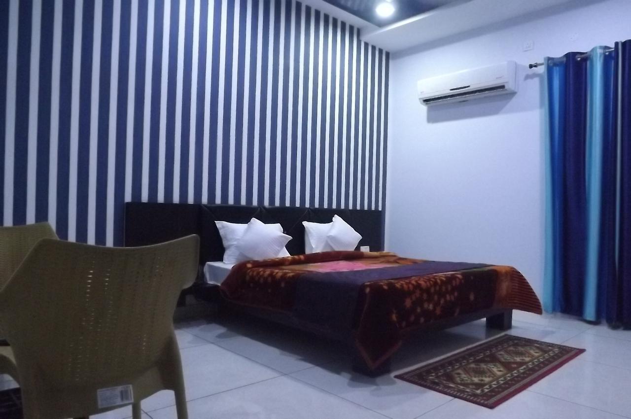 Oyo 30415 Hotel White City Anandpur  外观 照片